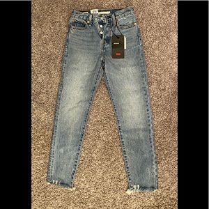 Levi’s Wedgie Fit High Rise Jeans NWT size 24